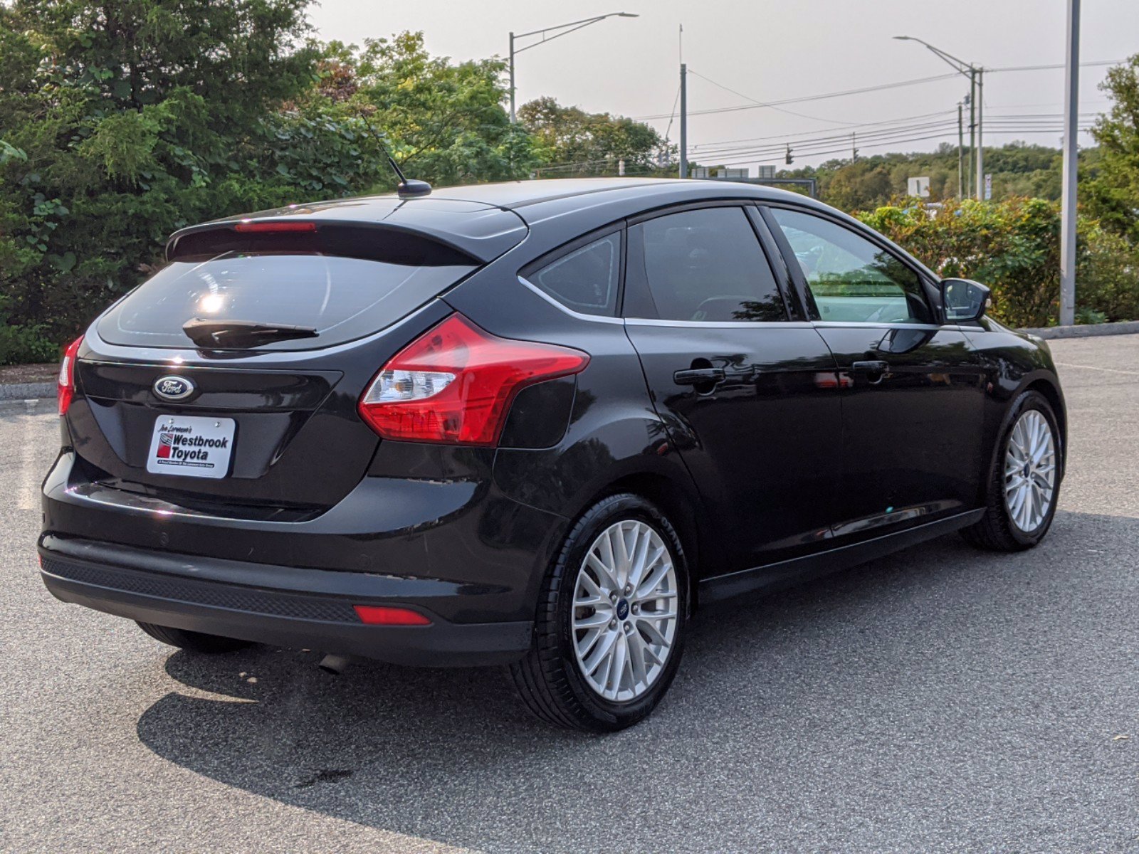 Pre-Owned 2013 Ford Focus Titanium FWD Hatchback